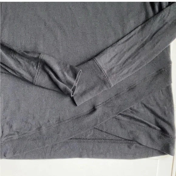Athleta Criss Cross My Heart Pullover Lightweight Sweatshirt Black Size Small - Picture 4 of 7